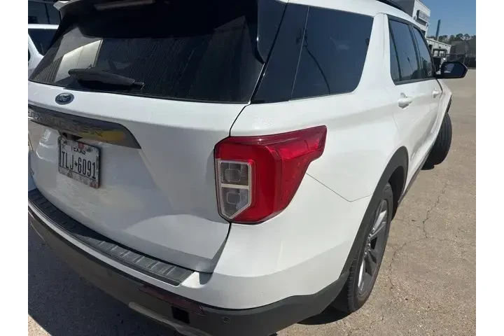 $29919 : Ford Explorer 2023 XLT 4dr S image 3