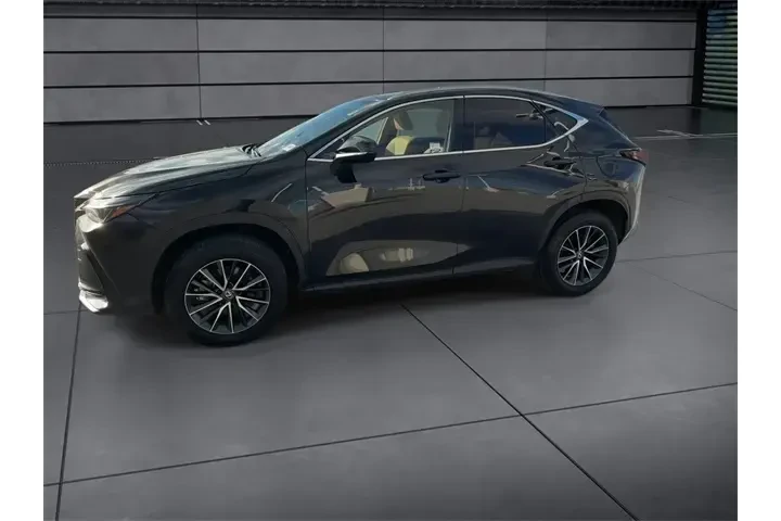 $39998 : Lexus NX 250 2024 Premium 4d image 5