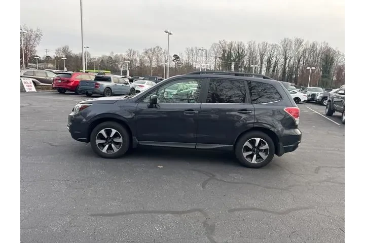 $12475 : Subaru Forester 2017 AWD 2.5 image 4