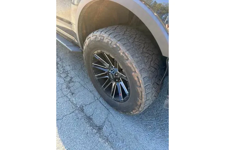 $26000 : Ford F-150 2019 4x4 Lariat 4 image 5