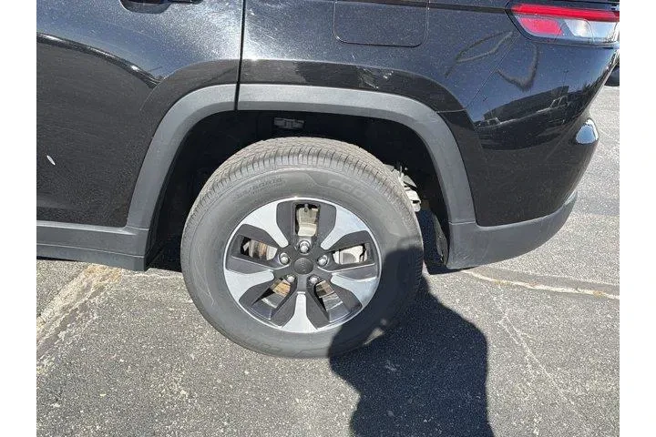 Jeep Grand Cherokee 2024 4x4 image 6