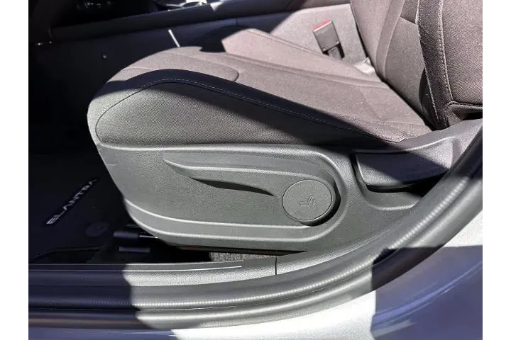 $17999 : Hyundai ELANTRA 2023 SEL 4dr image 10