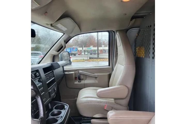 $12999 : 2018 Express 2500 image 10