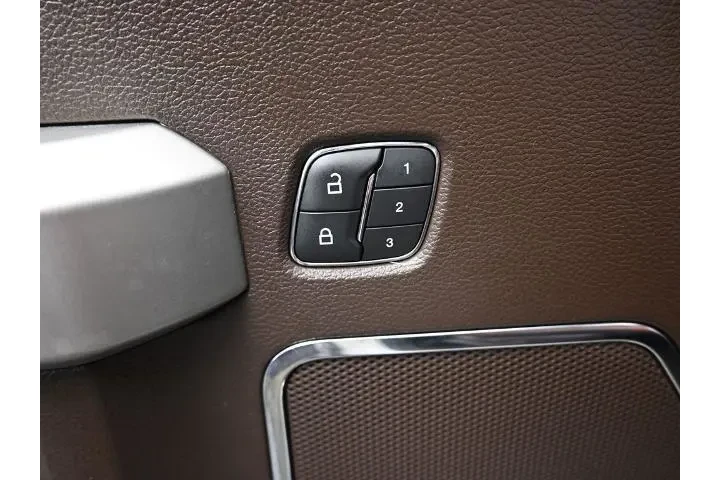 $37991 : Ford F-150 2019 4x4 King Ran image 8