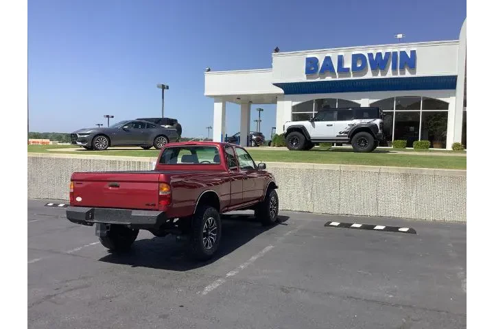 $24950 : Toyota Tacoma 1999 2dr SR5 V image 7