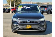 $17000 : Volkswagen Tiguan 2022 SE 4d thumbnail