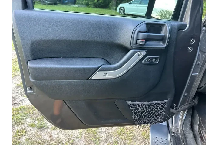 $26595 : Jeep Wrangler Unlimited 2017 image 10