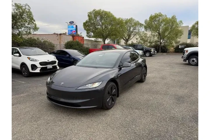 $37800 : Tesla Model 3 2025 Long Rang image 1