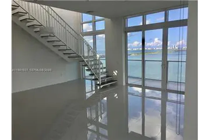 $8500 : Rental property with 3 bedro image 5