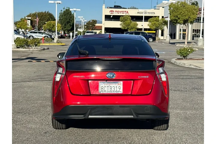 $16980 : Toyota Prius 2017 Three 4dr image 4