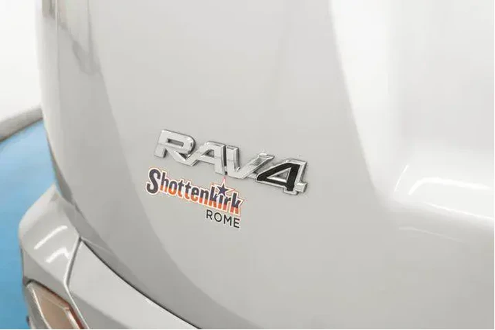 $19754 : Toyota RAV4 2018 XLE 4dr SUV image 8