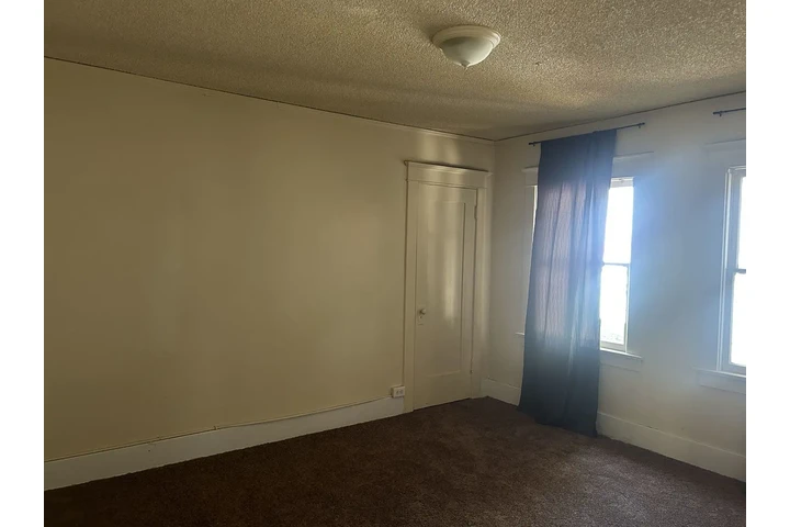 $900 : Welcome to this cozy Downey ! image 2
