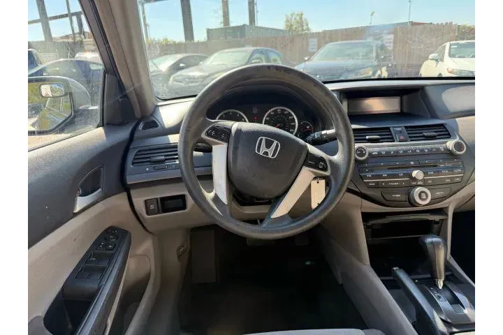 $6399 : Honda Accord 2009 LX 4dr Sed image 7