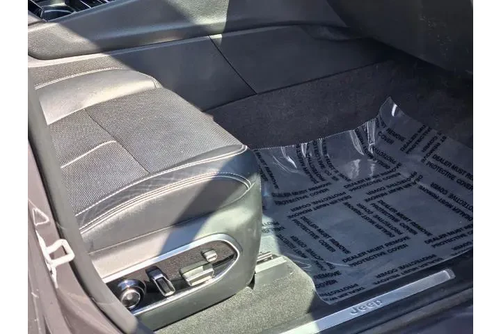 $29990 : Jeep Grand Cherokee L 2021 4 image 6