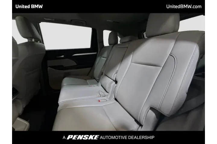 $25495 : Toyota Highlander 2019 XLE 4 image 8