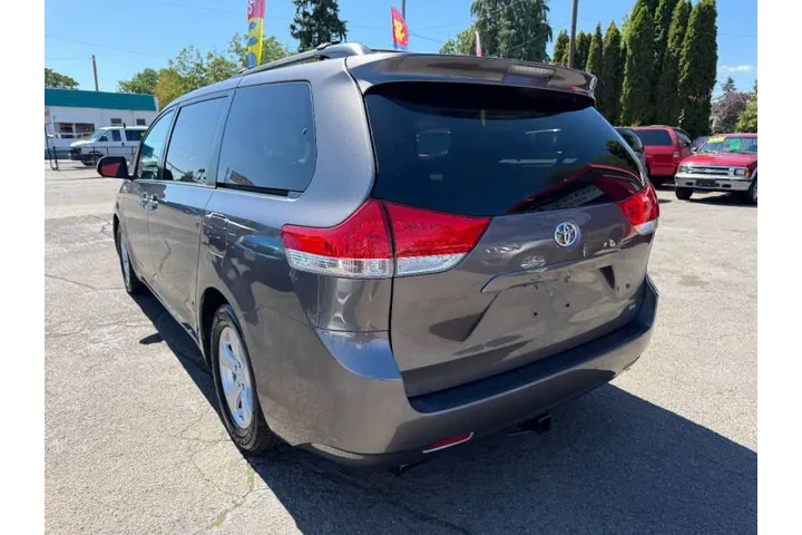 $8995 : 2012 Sienna LE 7-Passenger Au image 7