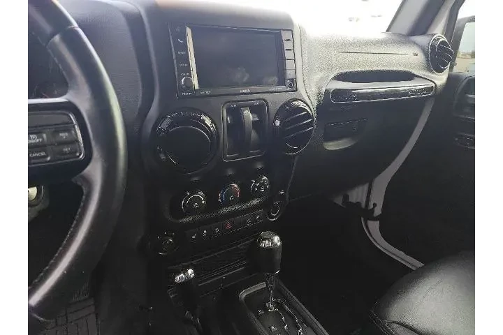 $22681 : Jeep Wrangler 2017 4x4 Sahar image 10