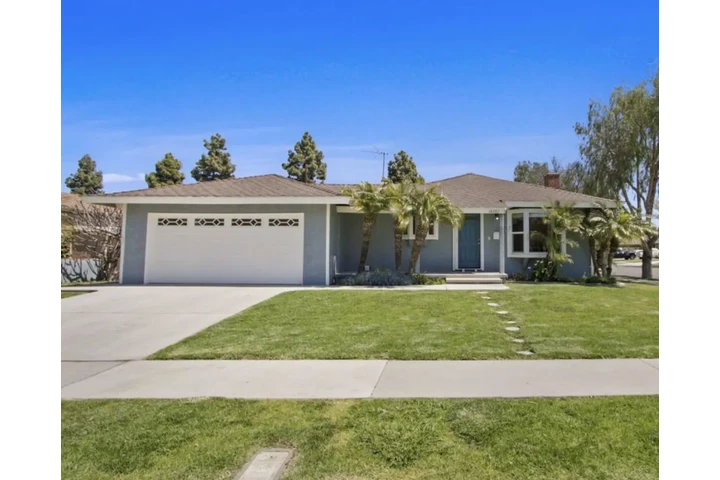 $1900 : Spacious 2 Bedrooms 2Bath Home image 1