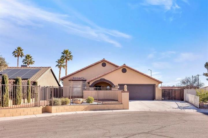 $1475 : North Las Vegas - Apply Now image 1