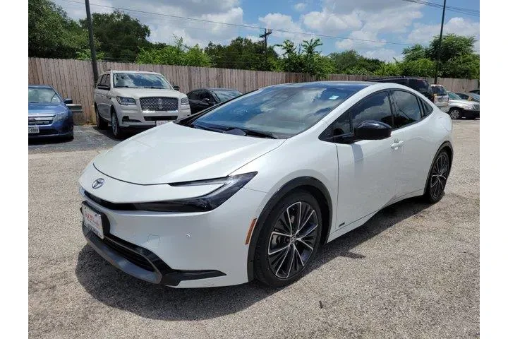 $34985 : Toyota Prius 2024 AWD LE 4dr image 7