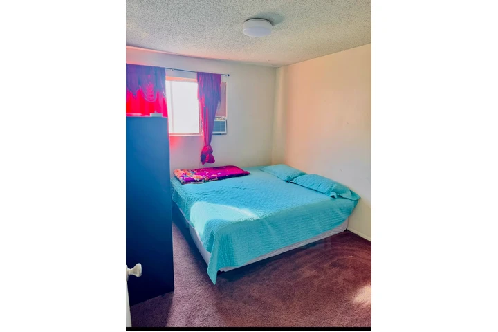 $950 : Rento recámara image 2
