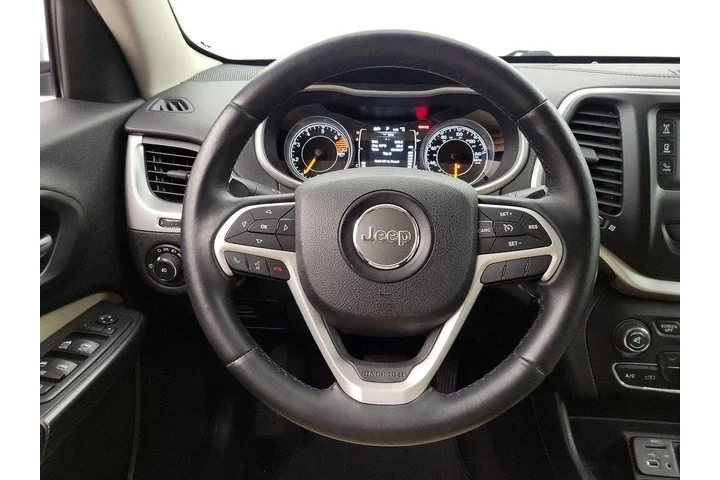 $10998 : Jeep Cherokee 2016 Latitude image 10