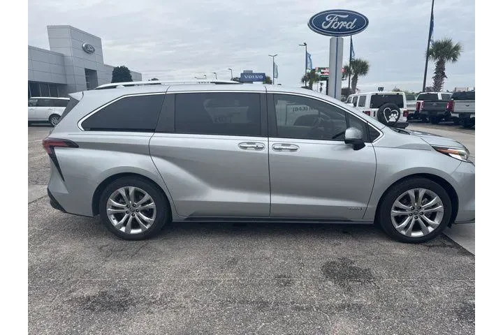 $34296 : Toyota Sienna 2021 Platinum image 8