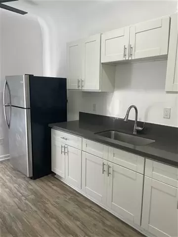 $1500 : 939 Valencia St image 5