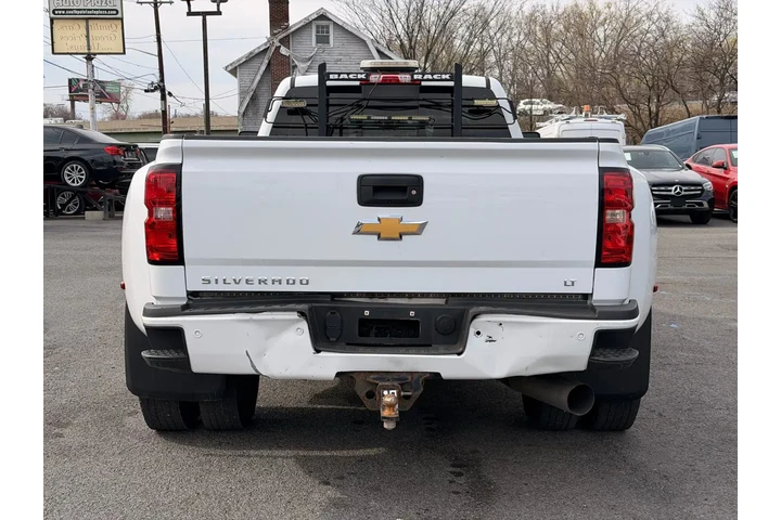$31988 : 2017 Silverado 3500HD image 6