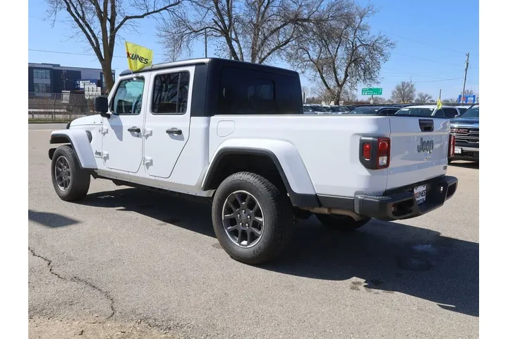 $28977 : Jeep Gladiator 2023 4x4 Over image 6