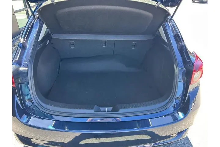 $17295 : Mazda Mazda3 2018 Touring 4d image 8
