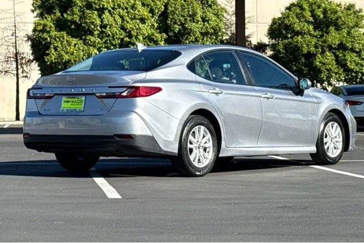 $25470 : Toyota Camry 2025 SE 4dr Sed image 10