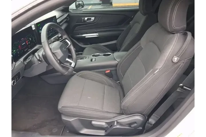 $29990 : Ford Mustang 2025 EcoBoost 2 image 7