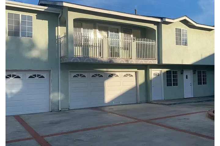 $2700 : Hermosa casa🏠en South Ga CA🏠 image 1