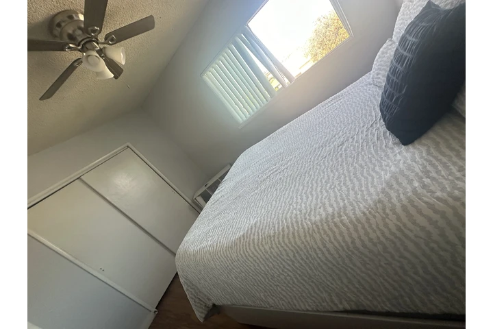 $775 : Cuarto En Ciudad De Hawthorne. image 4