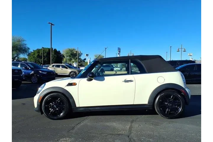 $12892 : MINI Convertible 2015 Cooper image 3
