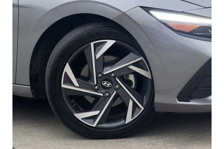 $23193 : Hyundai ELANTRA 2025 Limited image 3