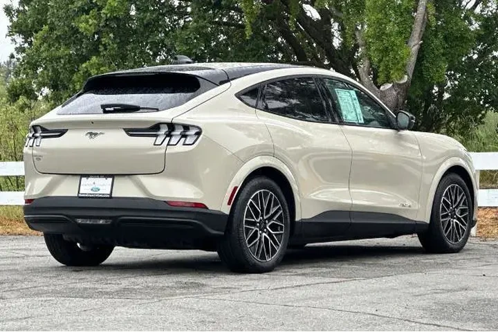 $39745 : Ford Mustang Mach-E 2025 AWD image 4