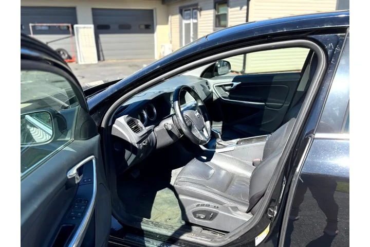 $9995 : 2013 S60 image 5