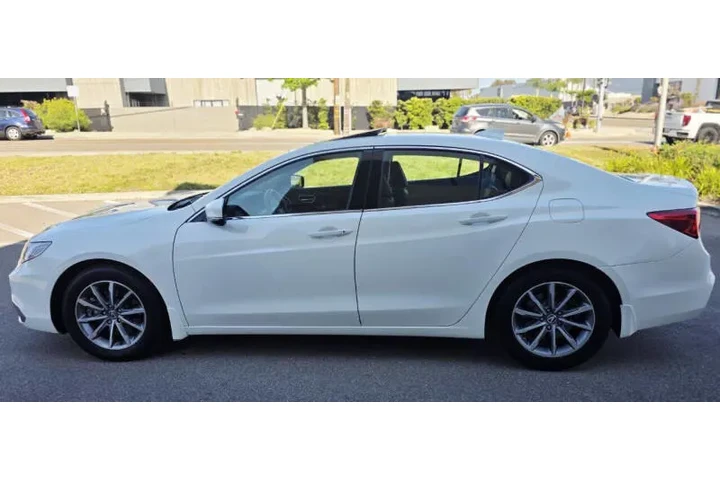 $15950 : 2018 TLX w/Tech image 3