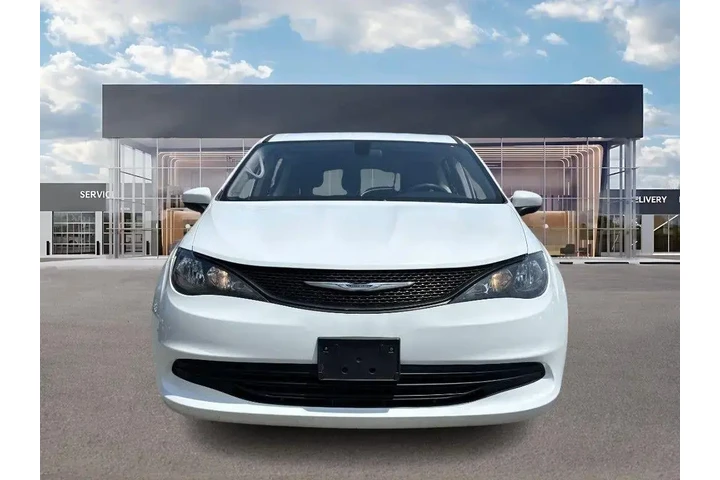 $10850 : Chrysler Voyager 2020 L 4dr image 2