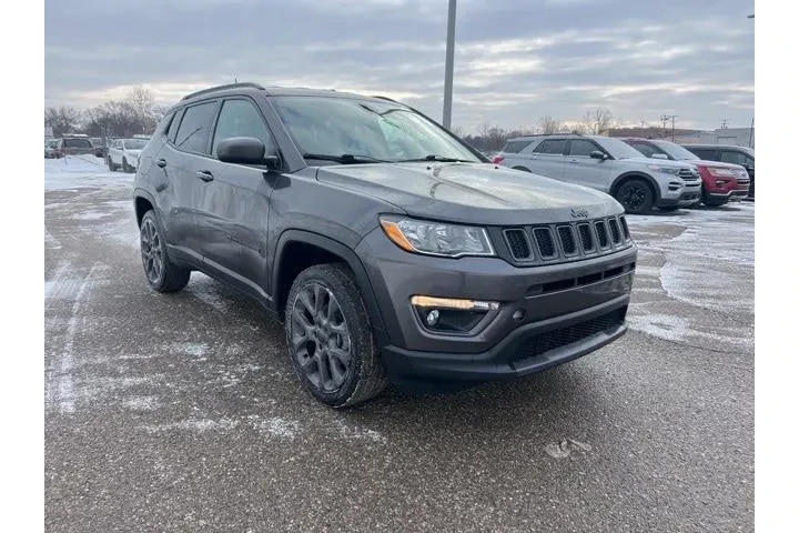 $17904 : Jeep Compass 2021 4x4 80th A image 3