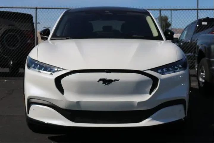 $32951 : Ford Mustang Mach-E 2023 AWD image 3