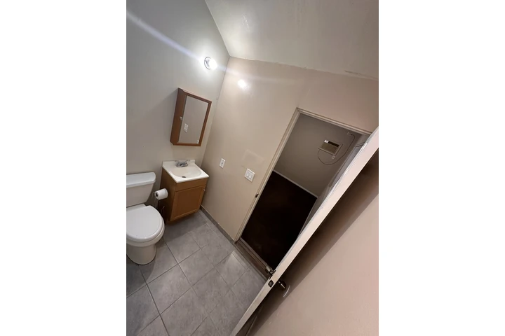 $1299 : Estudio en renta image 6