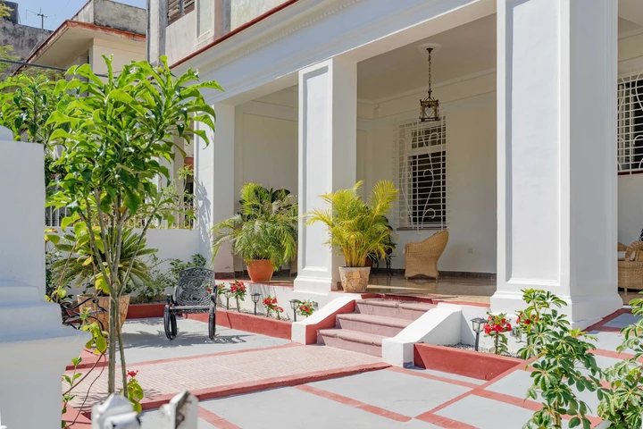 $150000 : Casa - Hostal ,Habana Cuba image 1