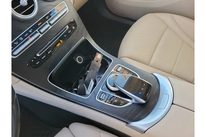 $15000 : Mercedes-Benz GLC 2016 GLC 3 image 8