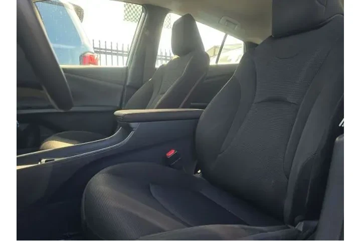 $17900 : Toyota Prius 2019 L Eco 4dr image 5