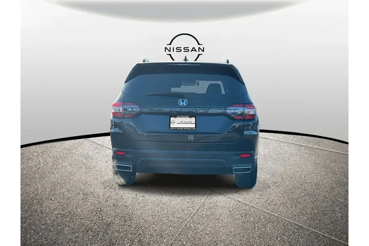 $30895 : Honda Pilot 2023 AWD Sport 4 image 7