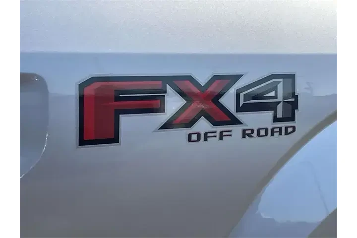 $35543 : Ford F-150 2020 4x4 XL 4dr S image 8