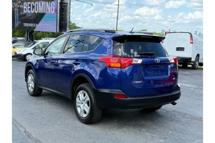 $11995 : 2015 RAV4 LE image 8